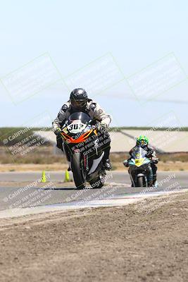 media/Aug-03-2025-TrackDaz (Sun) [[bf4a71acf9]]/C Group/1240pm (Wheelie Bump)/